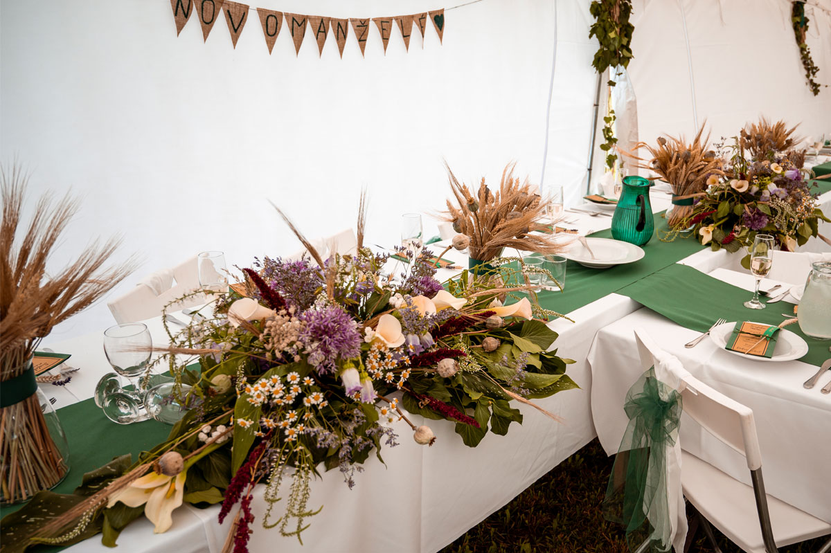 Hostina - místo novomanželů